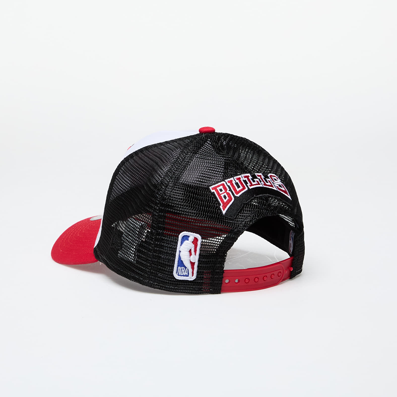 Шапки New Era Chicago Bulls 9Forty Trucker Front Door Red/ Black