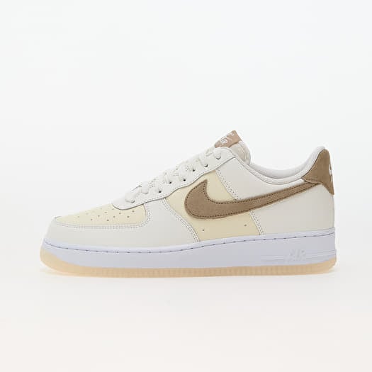 Nike Air Force 1 07 Lv8