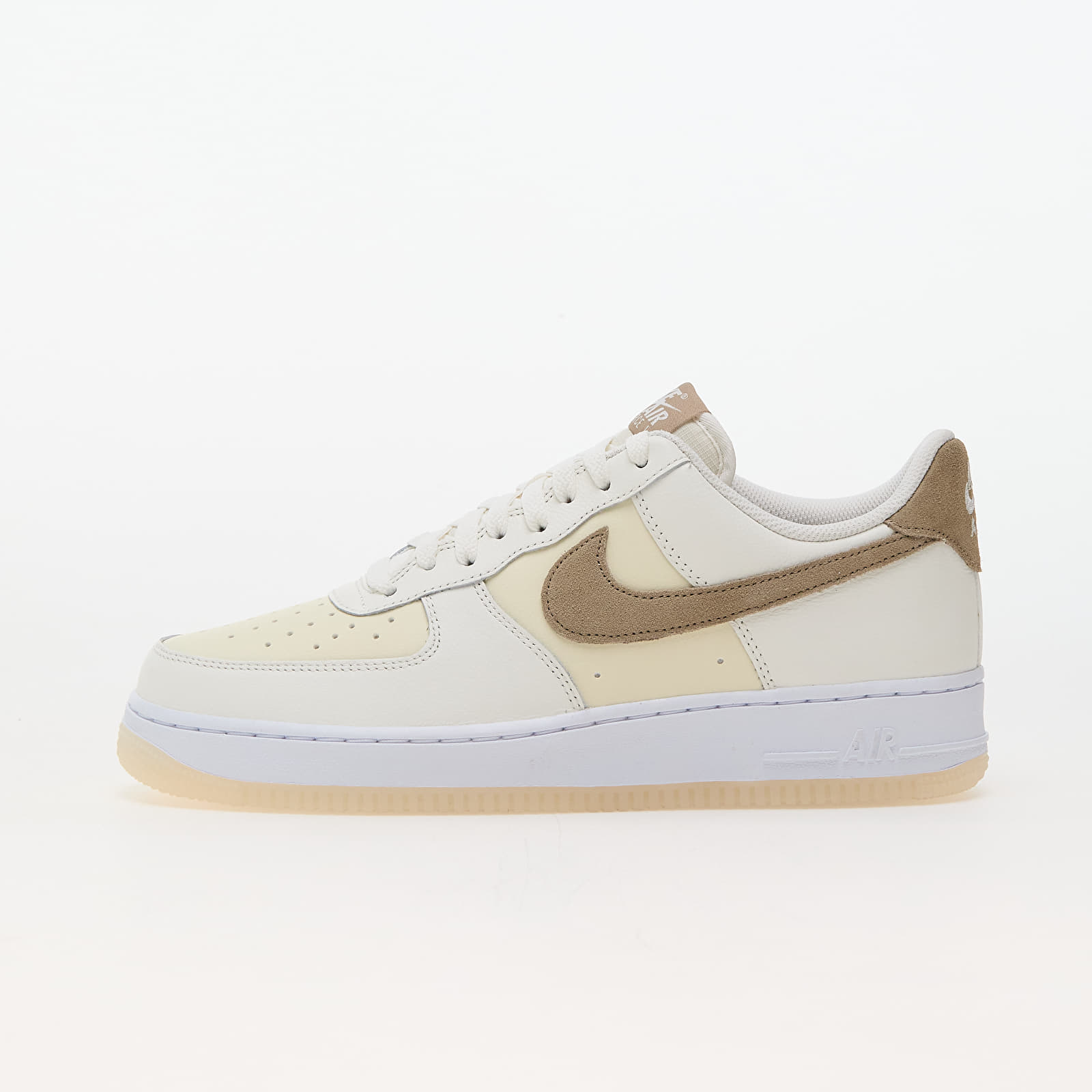 Férfi cipők Nike Air Force 1 '07 Lv8 Sail/ Khaki-Coconut/ Milk-White