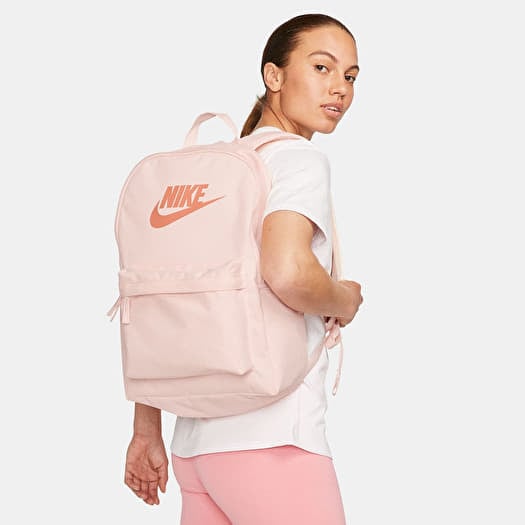 Nike backpacks for girl cheap