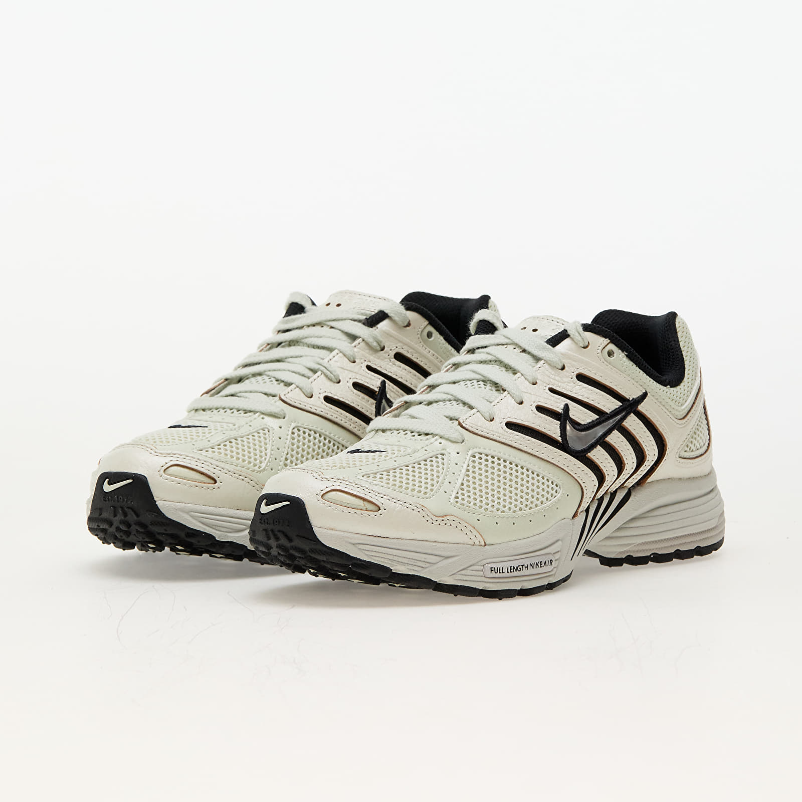 Дамски кецове и обувки Nike W Air Pegasus 2005 Sea Glass/ Chrome-Phantom-Olive Aura