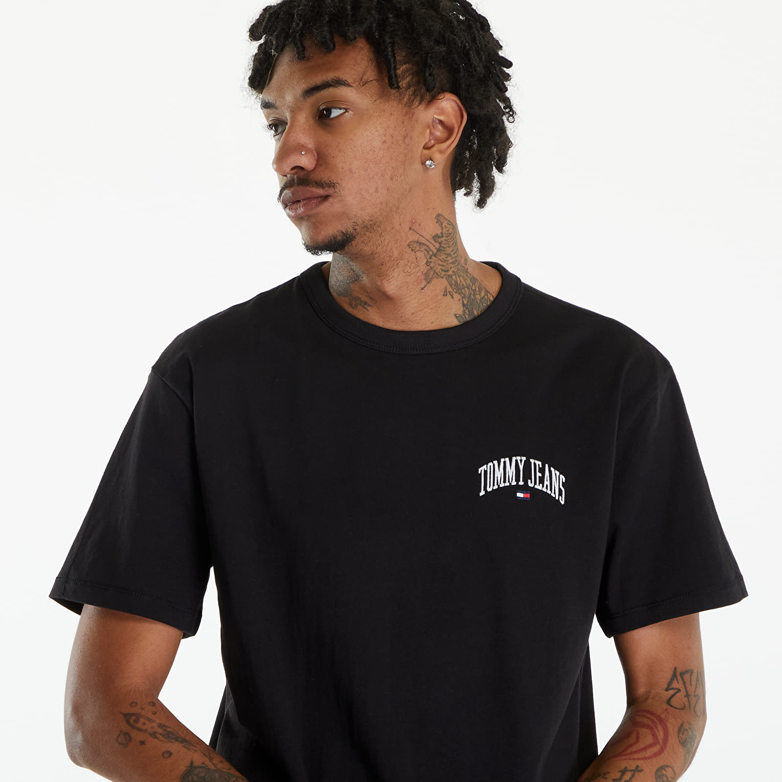 T-shirts Tommy Jeans Regular Varsity Tee Black