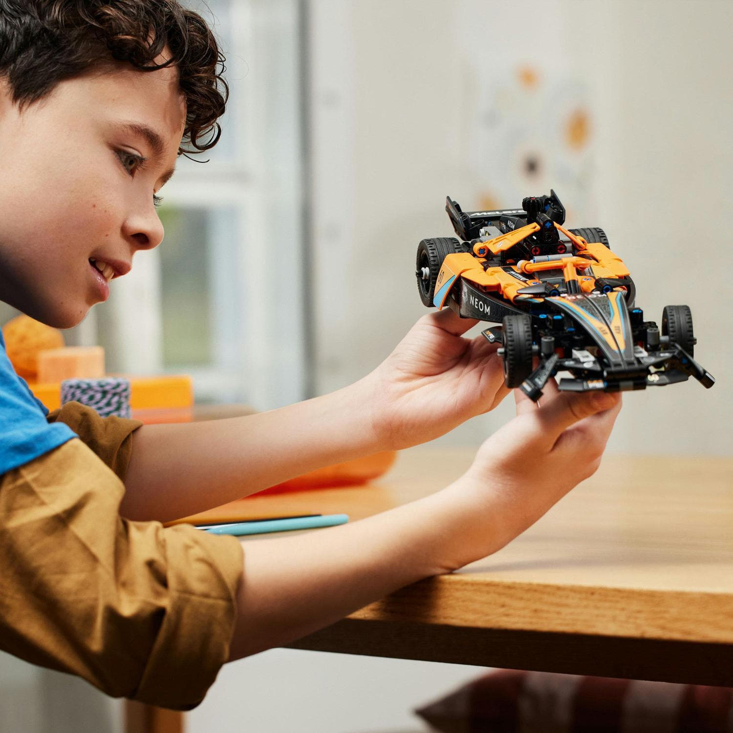 LEGO® kits LEGO® Technic 42169 NEOM McLaren Formula E Race Car
