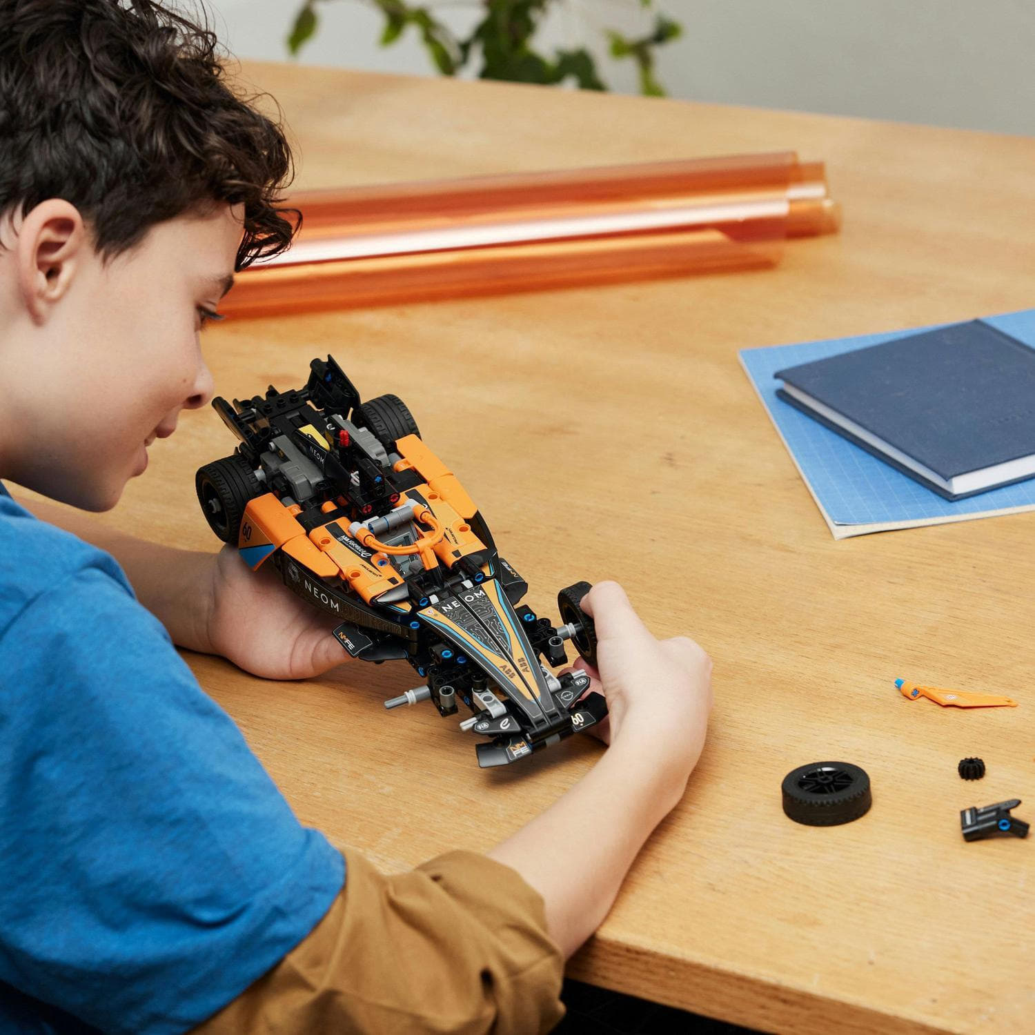 LEGO® kits LEGO® Technic 42169 NEOM McLaren Formula E Race Car