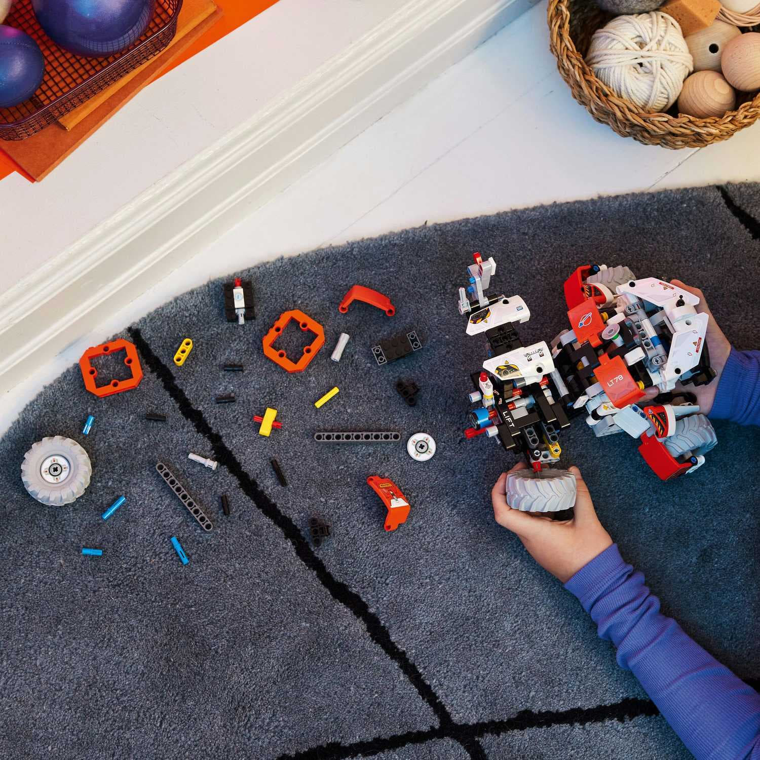 LEGO® kits LEGO® Technic 42178 Surface Space Loader LT78