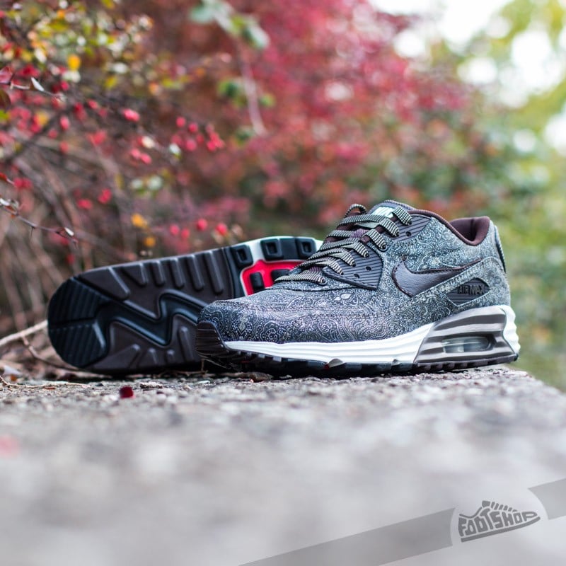 Air max hotsell suit and tie