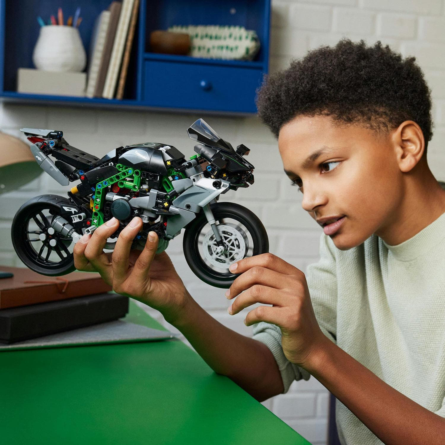 LEGO® készletek LEGO® Technic 42170 Kawasaki Ninja H2R Motorcycle