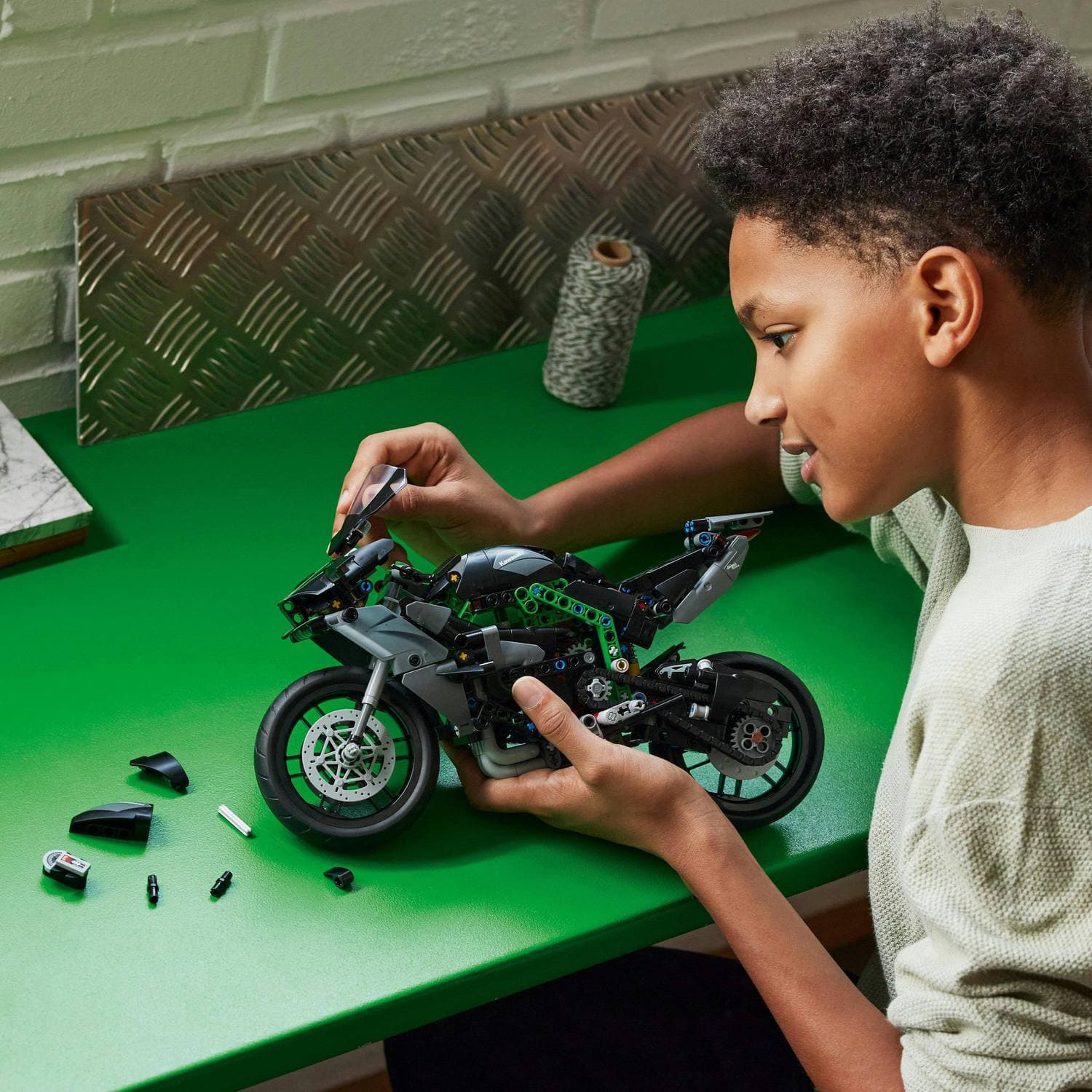 LEGO® készletek LEGO® Technic 42170 Kawasaki Ninja H2R Motorcycle