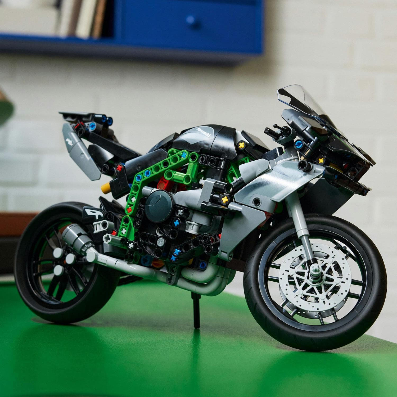LEGO® készletek LEGO® Technic 42170 Kawasaki Ninja H2R Motorcycle