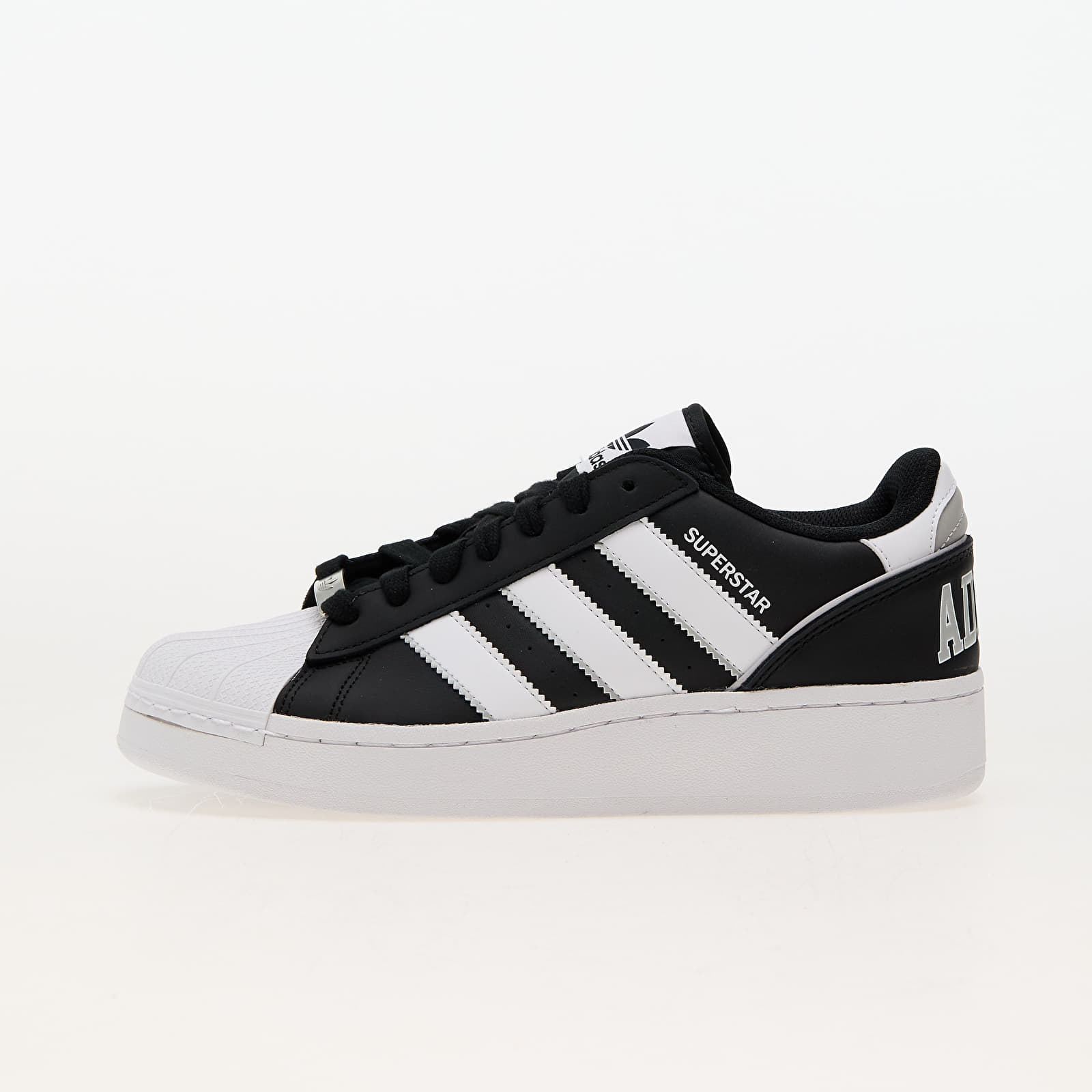 Adidas superstar junior store