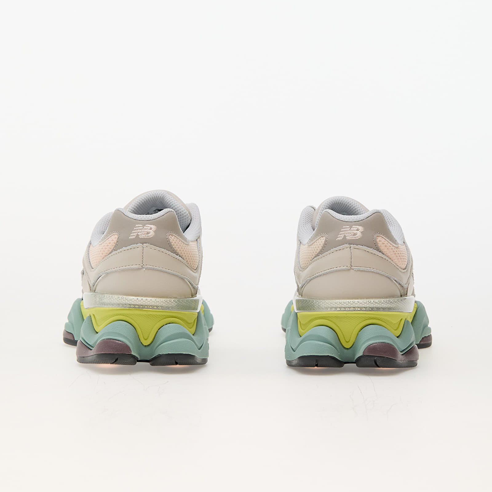 Pánské tenisky a boty New Balance 9060 Moonbeam/ Vintage Rose/ Moonrock