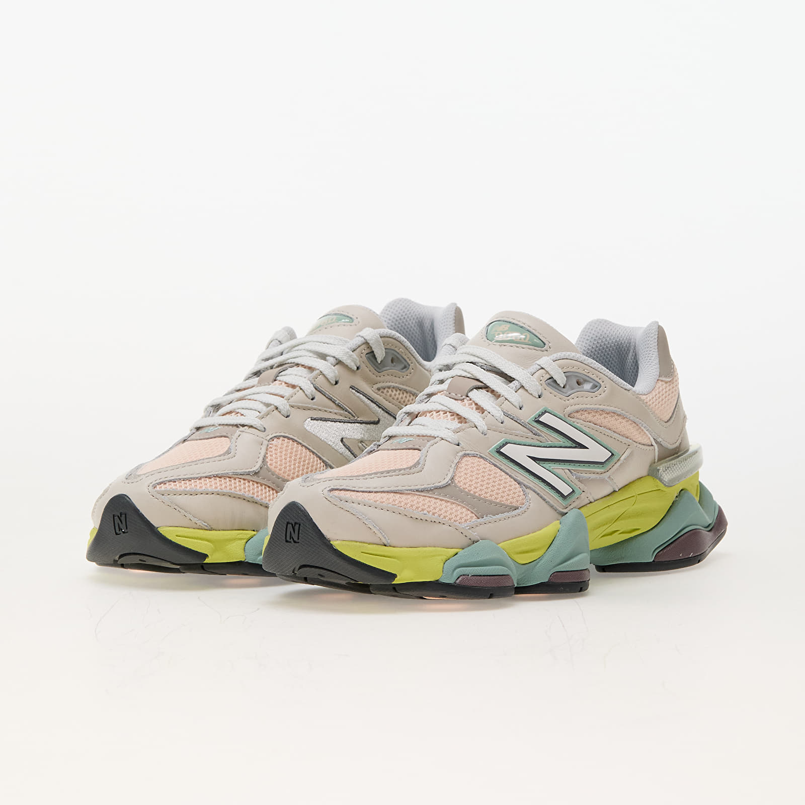 Pánské tenisky a boty New Balance 9060 Moonbeam/ Vintage Rose/ Moonrock