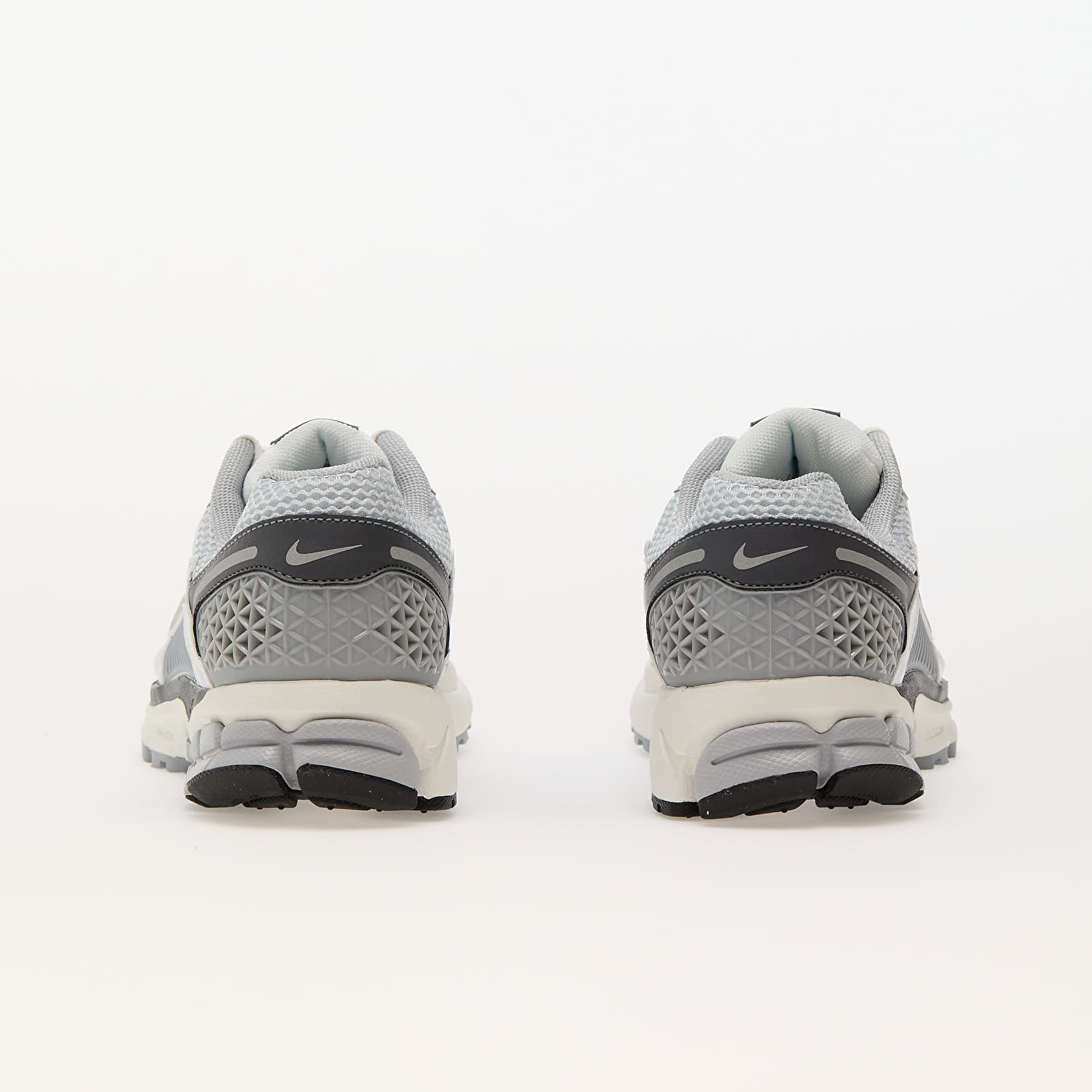 Women's shoes Nike W Zoom Vomero 5 Pure Platinum/ Metallic Silver