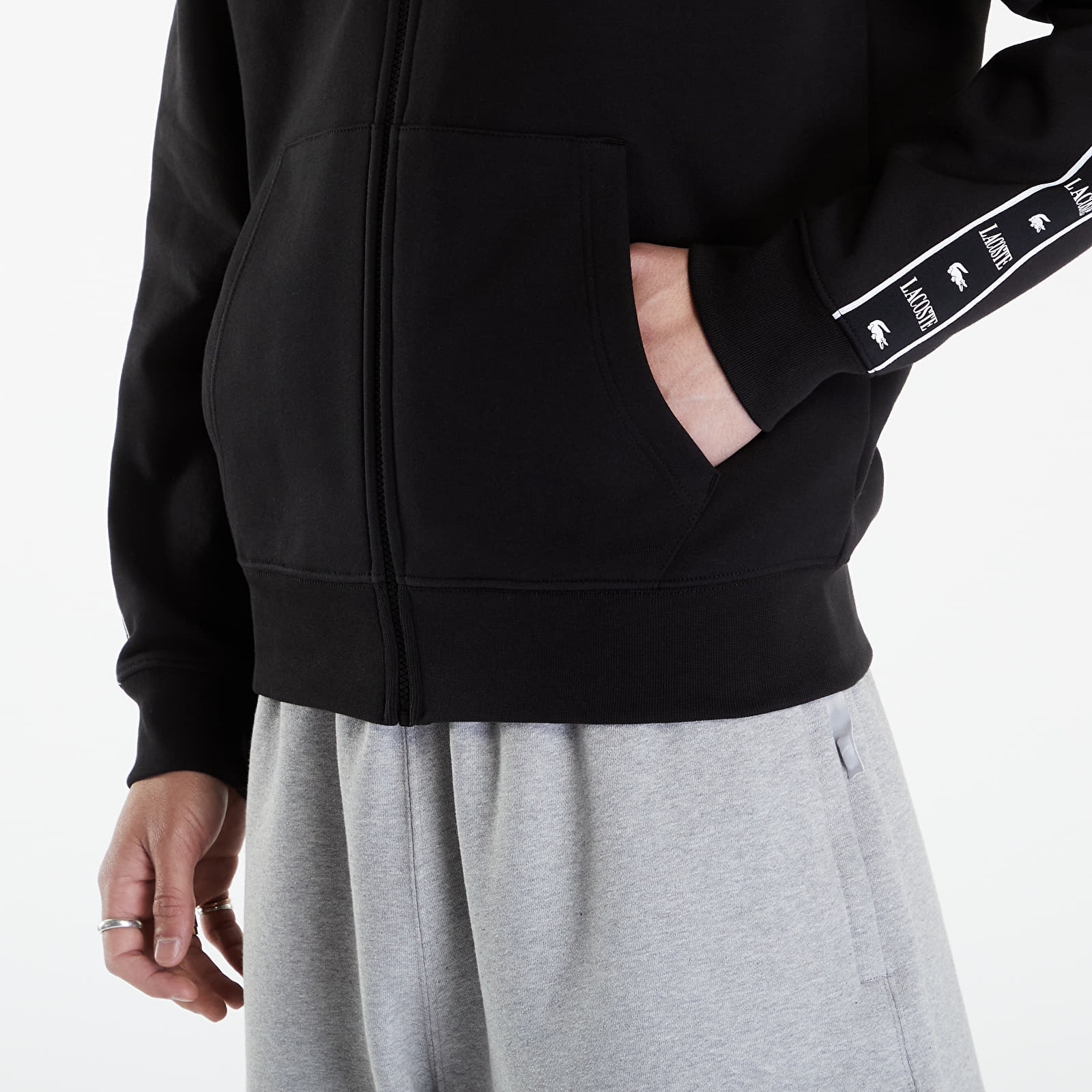 Kapucnis pulóverek és pulcsik LACOSTE Men's Sweatshirt Black