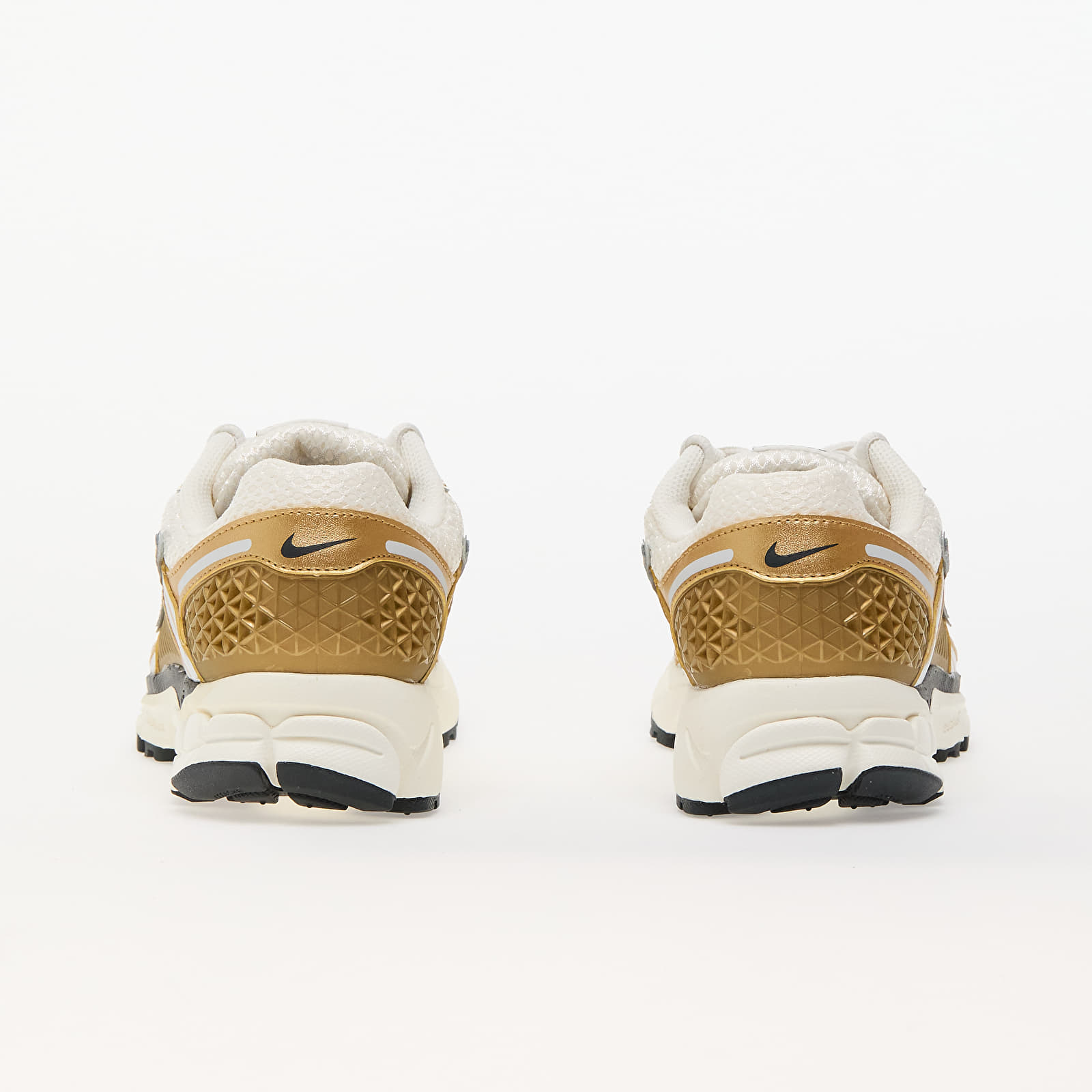 Women's shoes Nike W Zoom Vomero 5 Gld Photon Dust/ Metallic Gold-Gridiron-Sail