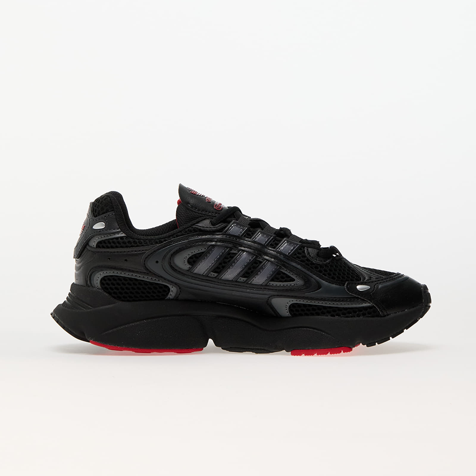 Herren Sneaker und Schuhe adidas Ozmillen Core Black/ Grey Four/ Better Scarlet