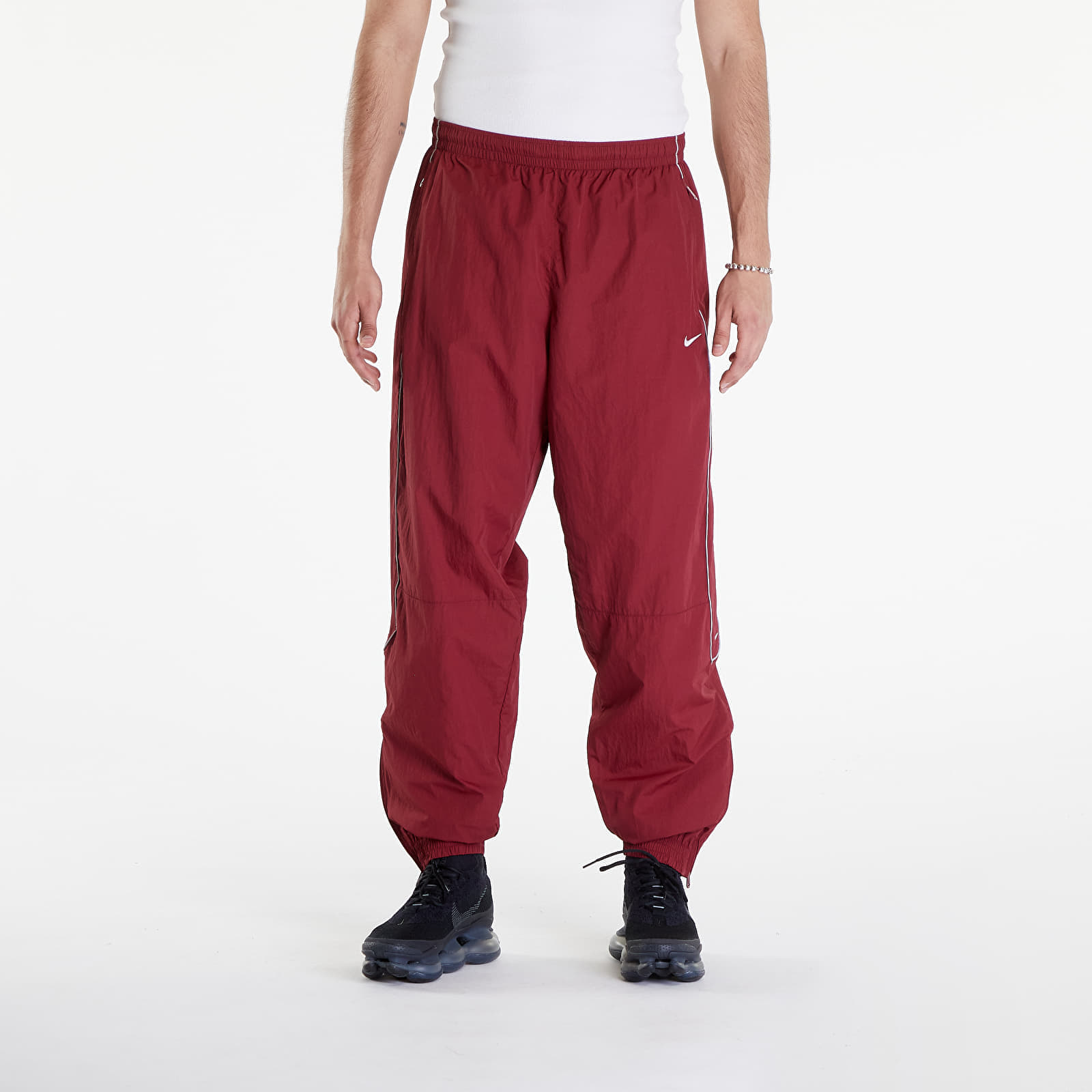 Дънки и панталони Nike Solo Swoosh Men’s Track Pants Team Red/ White