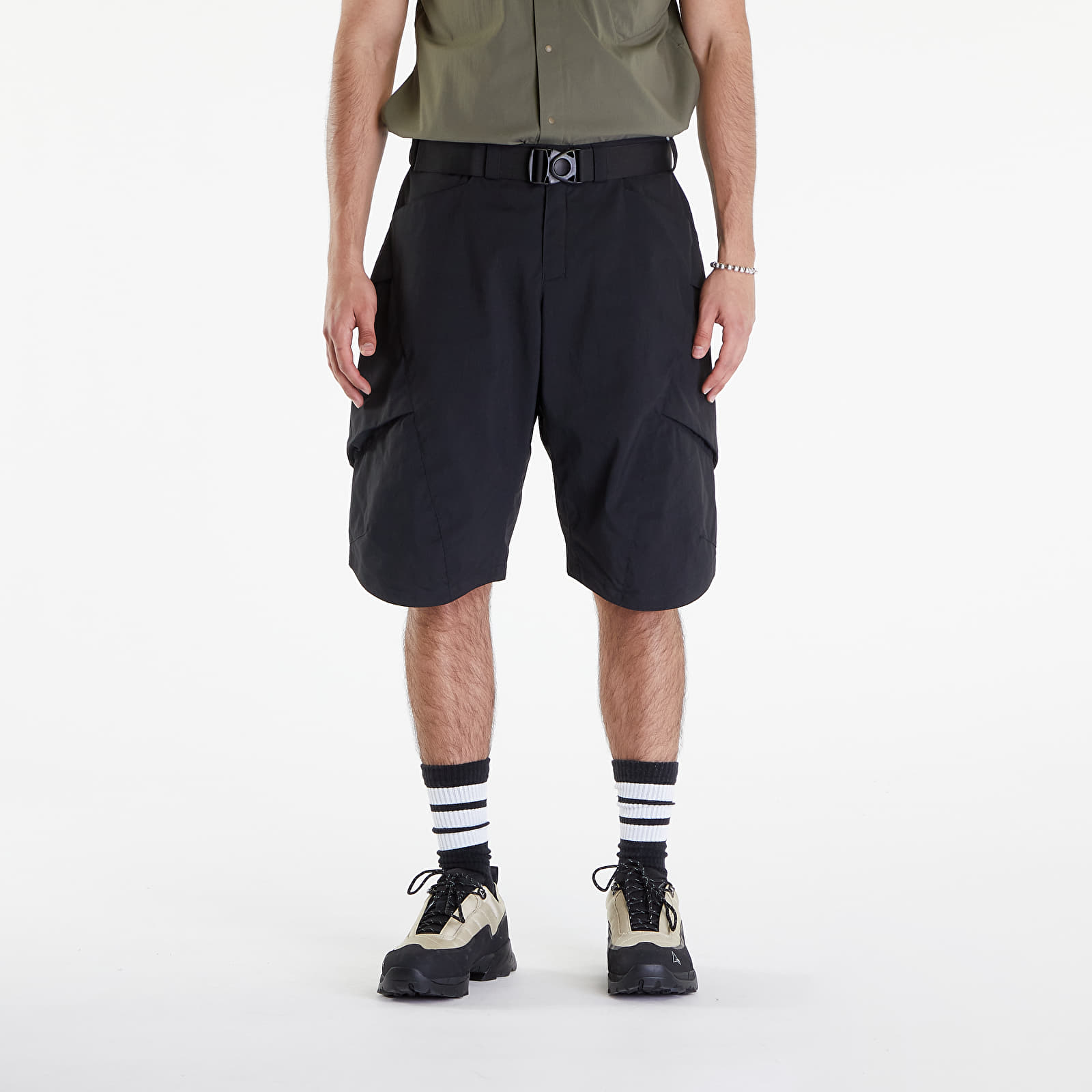 Šortky Poutnik by Tilak Quest Shorts Black