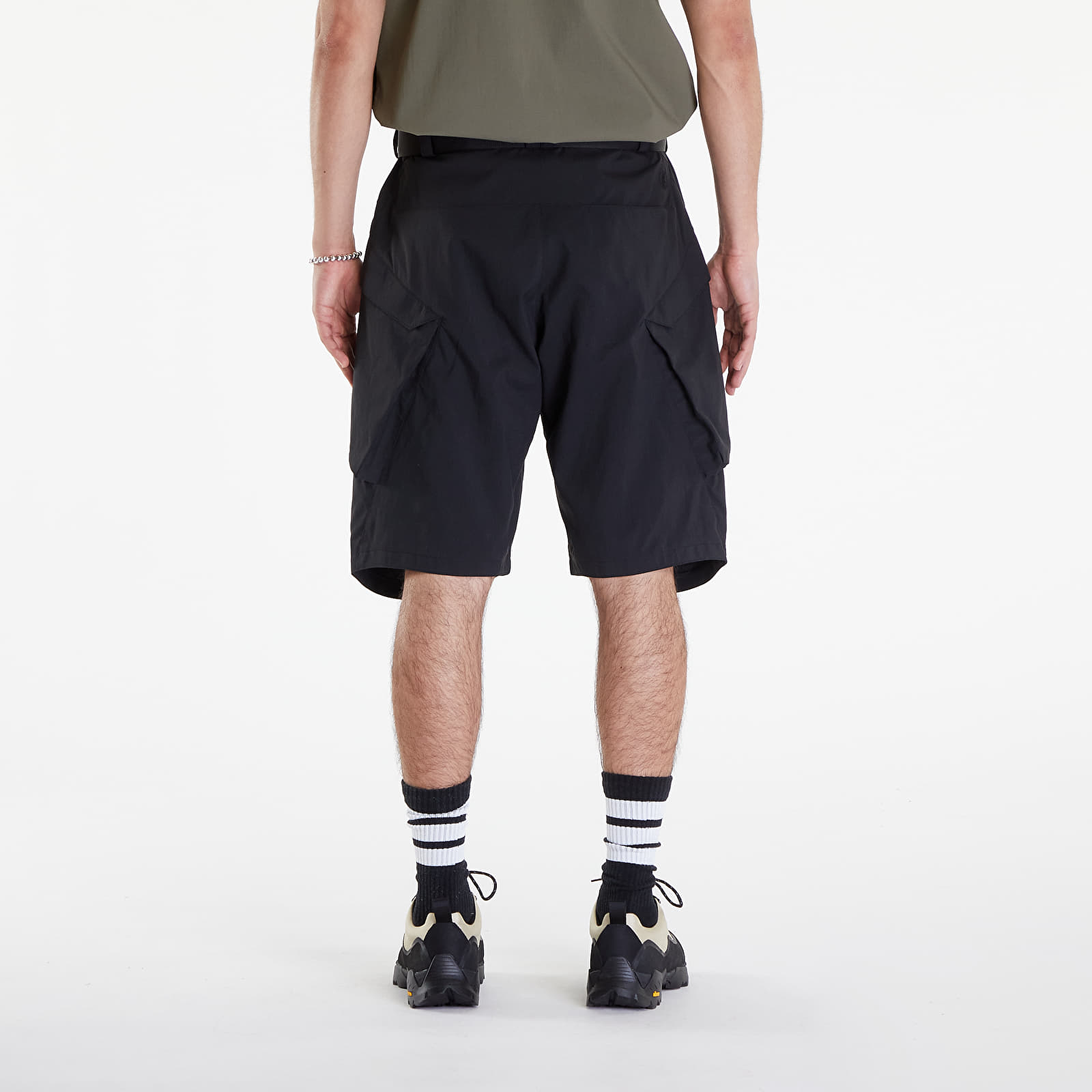Šortky Poutnik by Tilak Quest Shorts Black