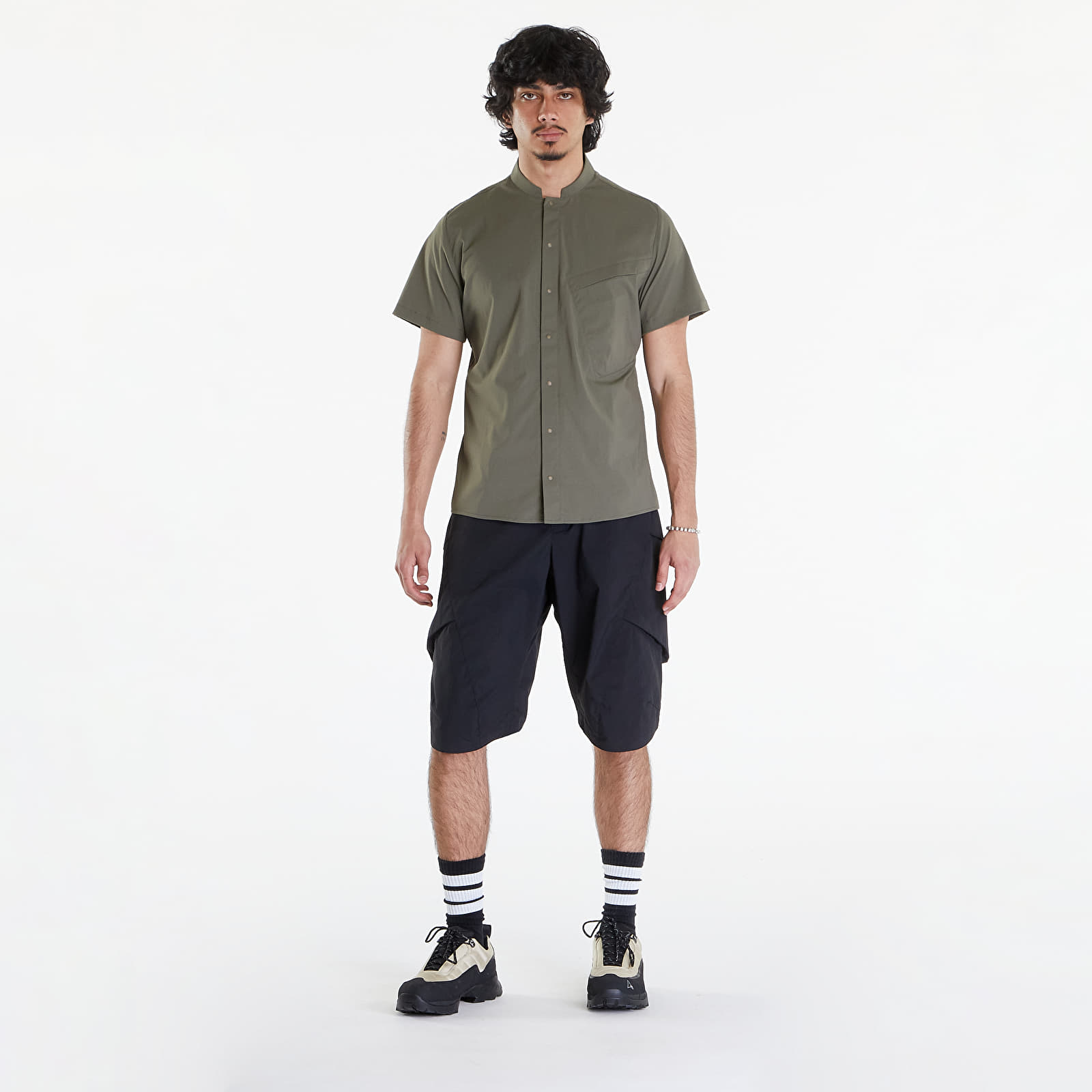 Šortky Poutnik by Tilak Quest Shorts Black