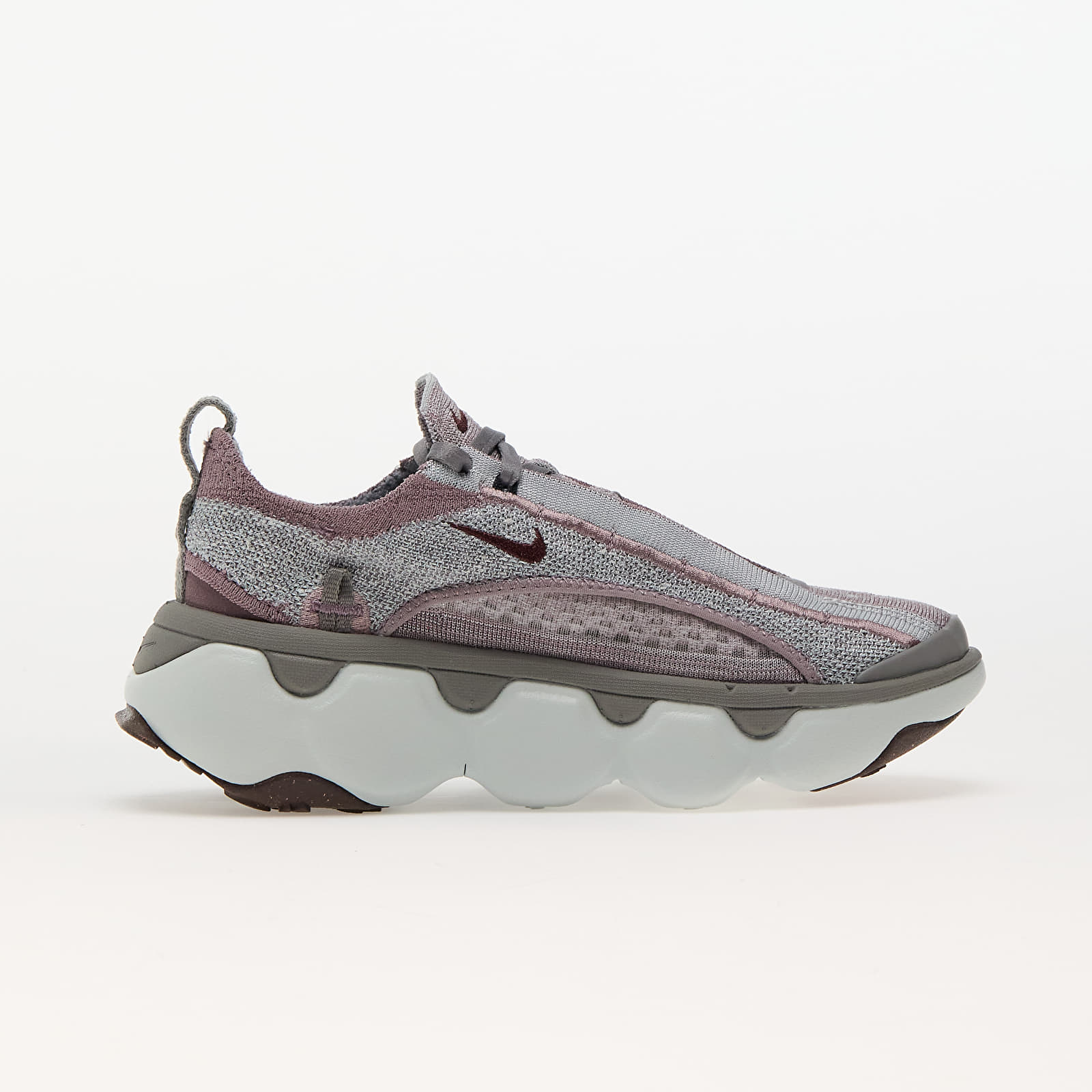 Ženski čevlji Nike W Flyknit Bloom Taupe Grey/ Black-Wolf Grey-Particle Grey