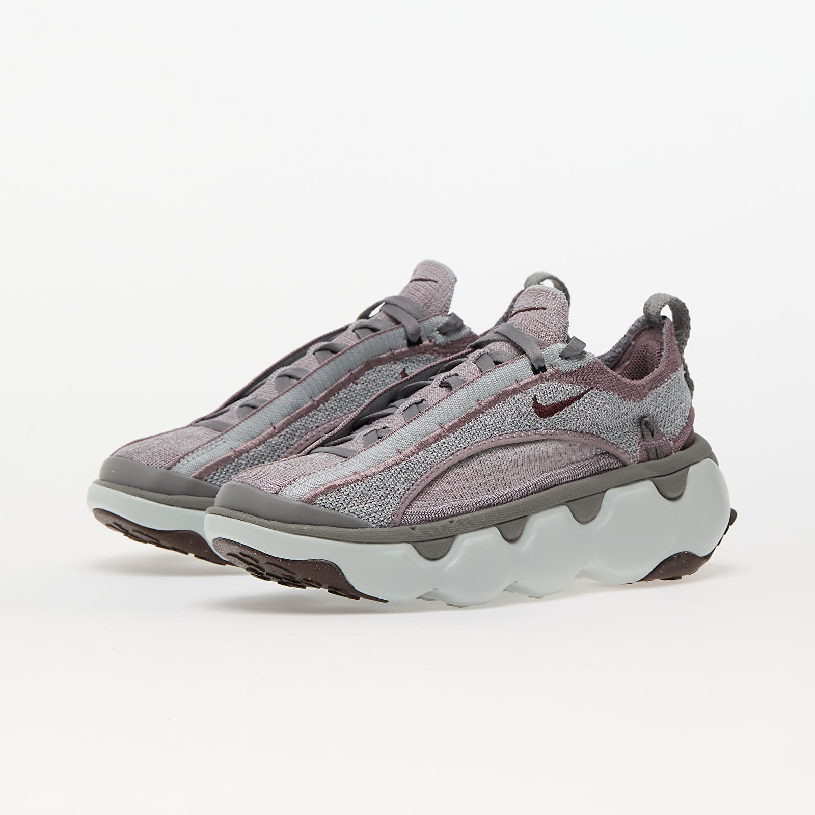 Ženski čevlji Nike W Flyknit Bloom Taupe Grey/ Black-Wolf Grey-Particle Grey