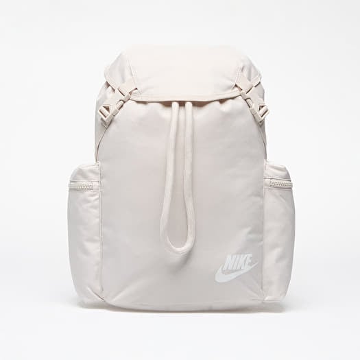 White nike backpack shop