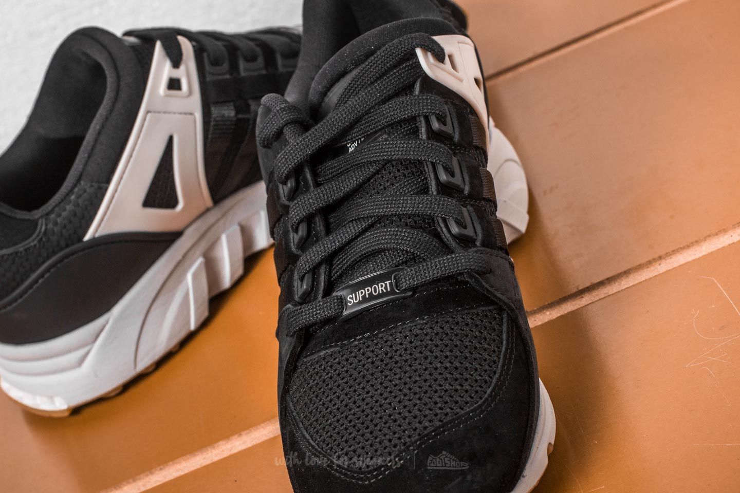 Sko til mænd adidas EQT Support RF Core Black/ Core Black/ Chalk White