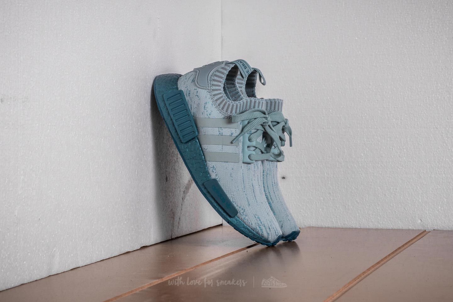 Nmd r1 primeknit tactile green cheap