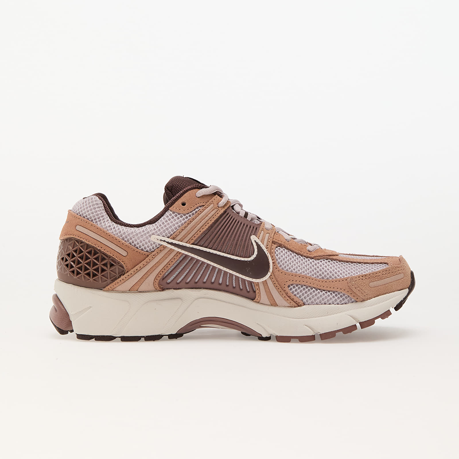 Chaussures et baskets homme Nike Zoom Vomero 5 Dusted Clay Earth Platinum Violet Footshop