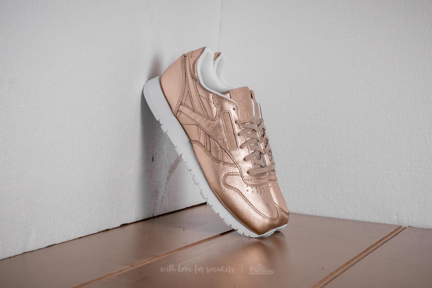 Reebok classic metallic rose gold on sale