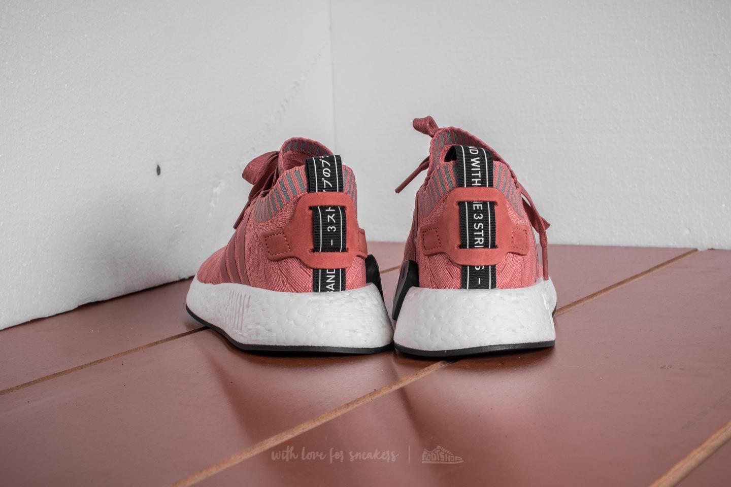 Damen Sneaker und Schuhe adidas NMD R2 Primeknit W Raw Pink Raw Pink Grey Three Footshop