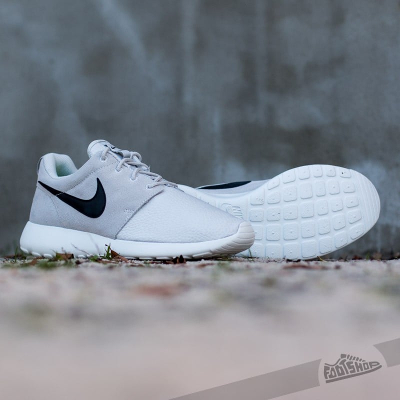 Scarpe uomo Nike Rosherun Suede Light Ash Grey