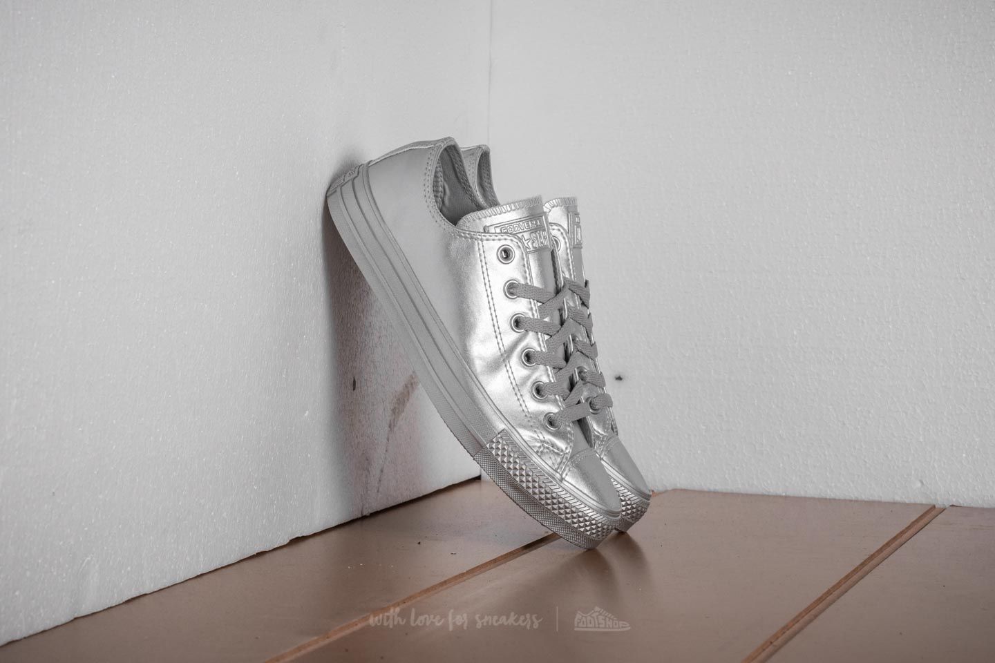 Converse one star ox trainer in silver top