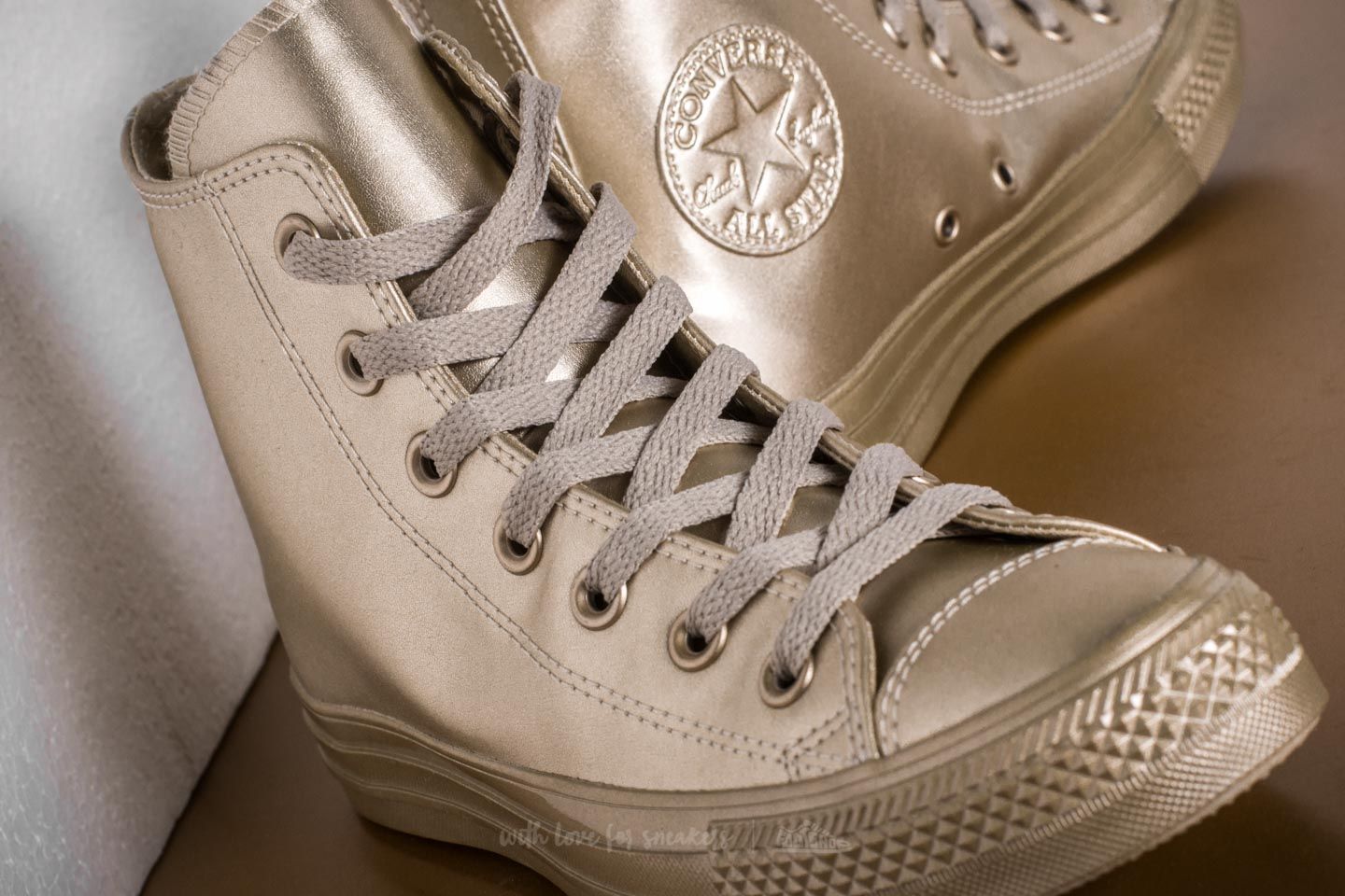 Converse sales metallic rubber