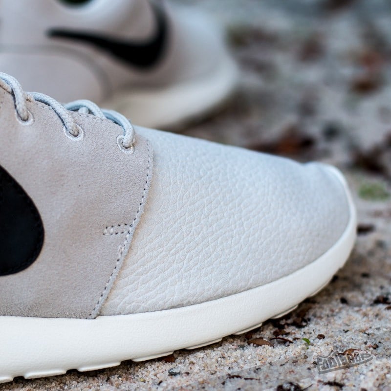 Scarpe uomo Nike Rosherun Suede Light Ash Grey