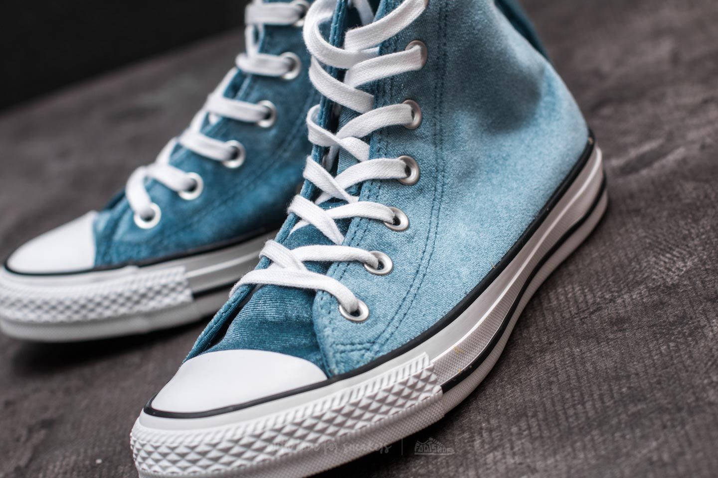 Teal velvet converse deals