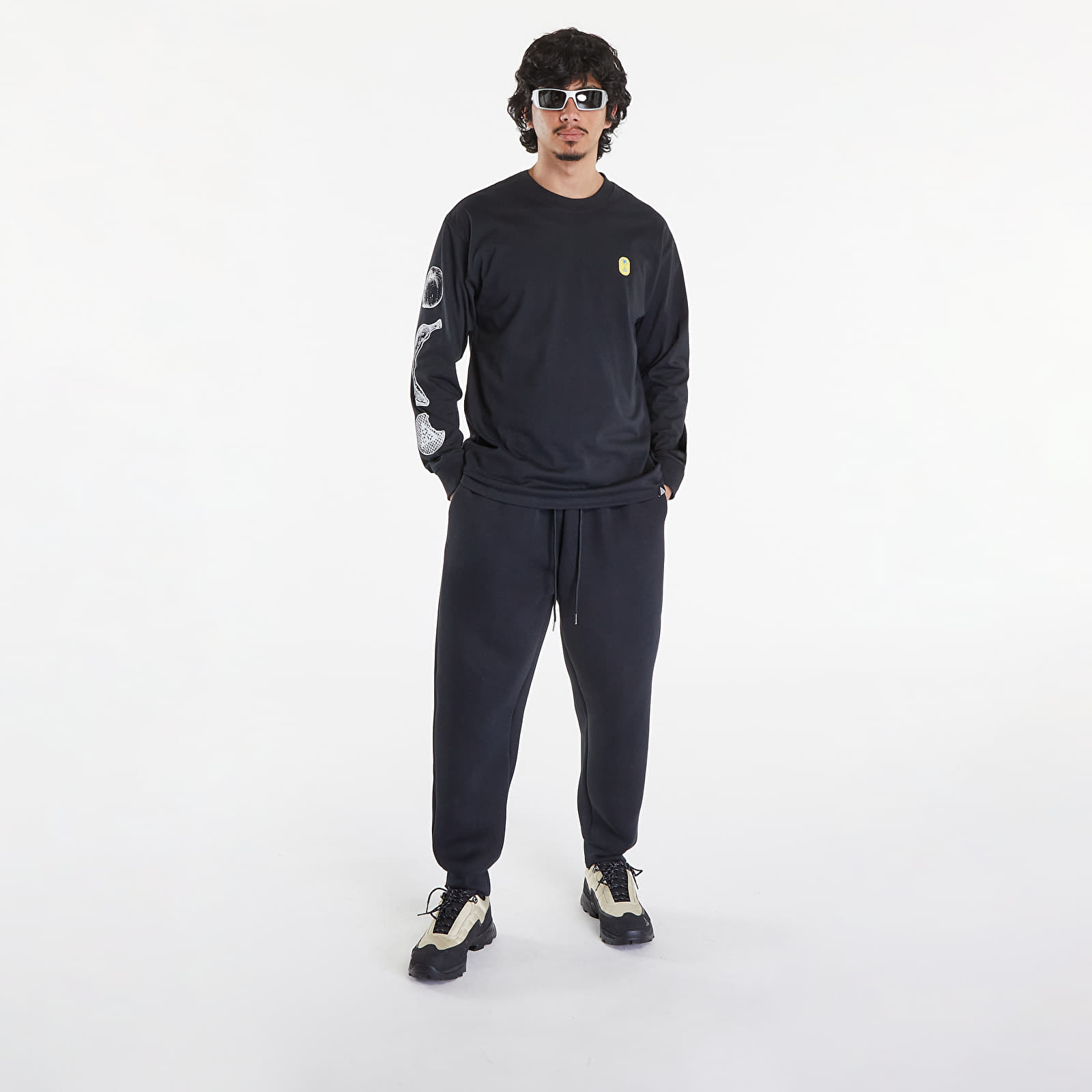 Trička Nike ACG "Hike Snacks" Men's Dri-FIT Long-Sleeve T-Shirt Black