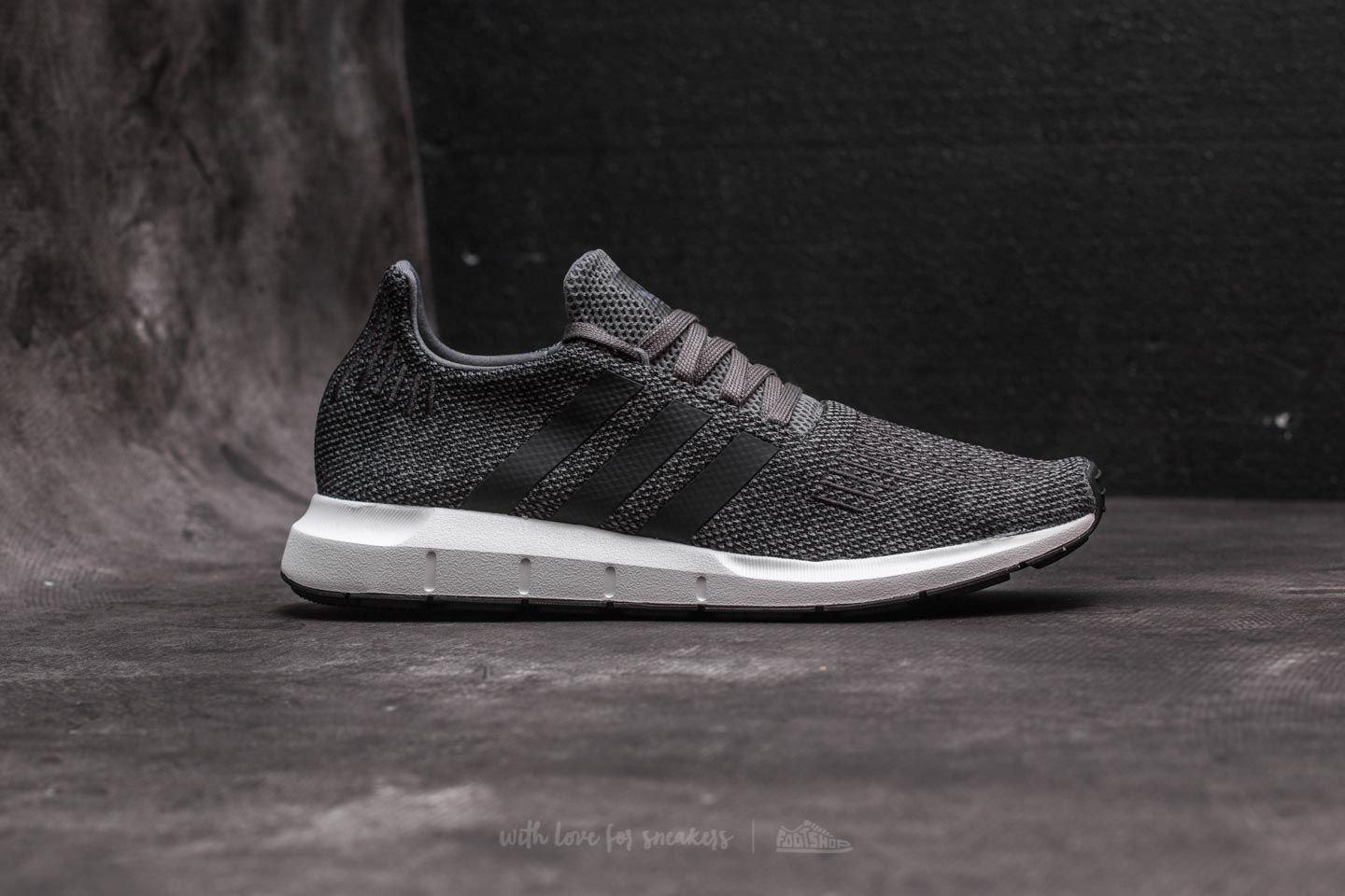 Adidas swift sales run dark grey