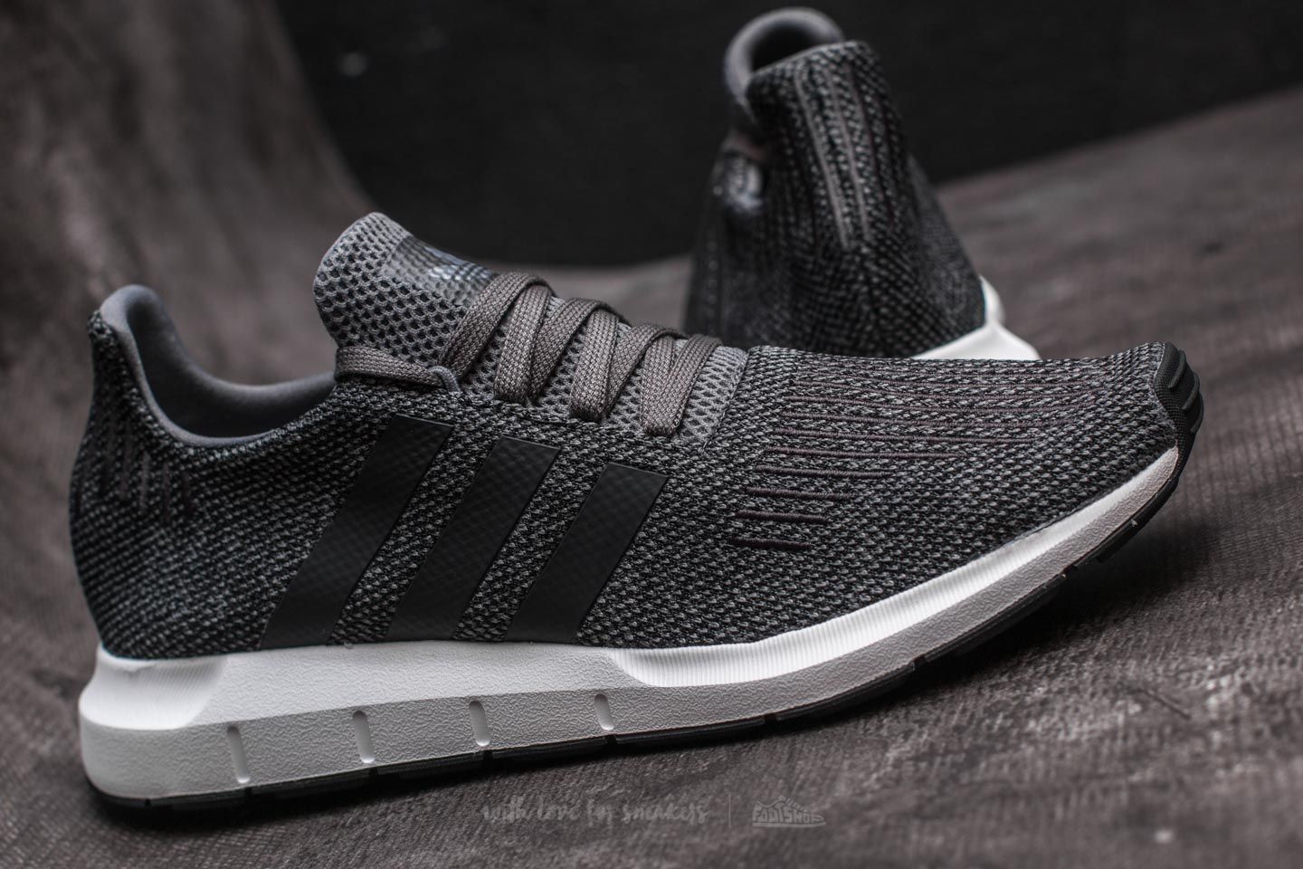 Adidas swift sales run dark grey