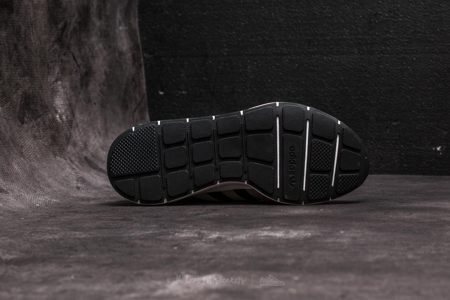 Adidas swift run sesame sale core black