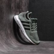 Adidas originals junior swift run 2025 trainers core black/core black/olive cargo