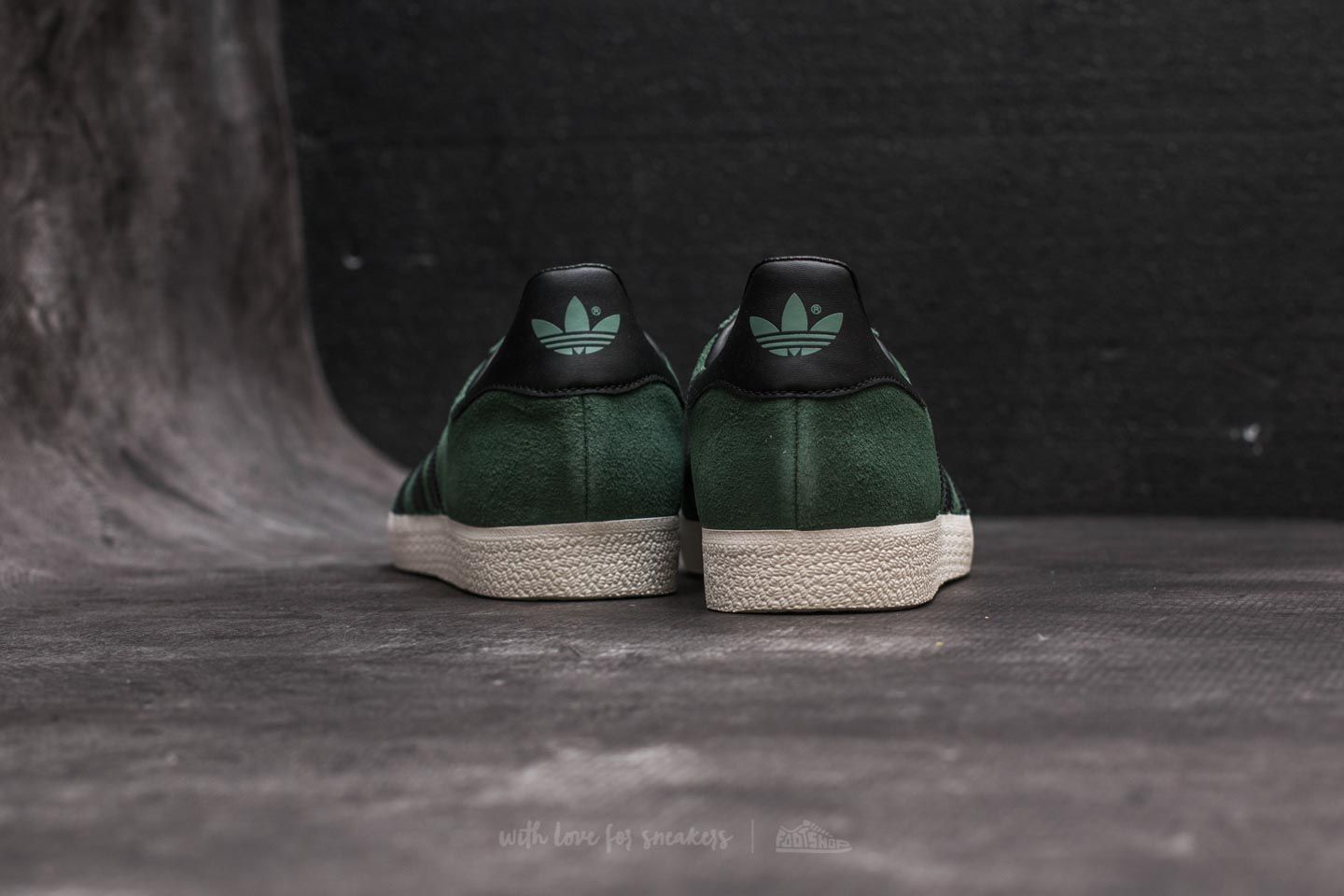 Men s shoes adidas Gazelle Trace Green Core Black Gold Metalic Footshop