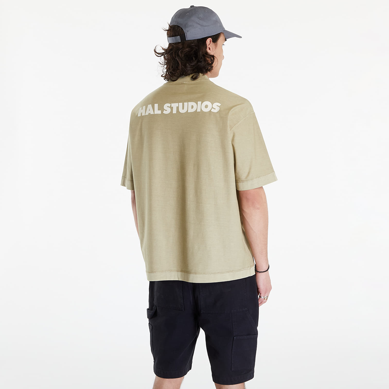 T-paidat HAL STUDIOS® Inside-Out Uniform T-Shirt Elm