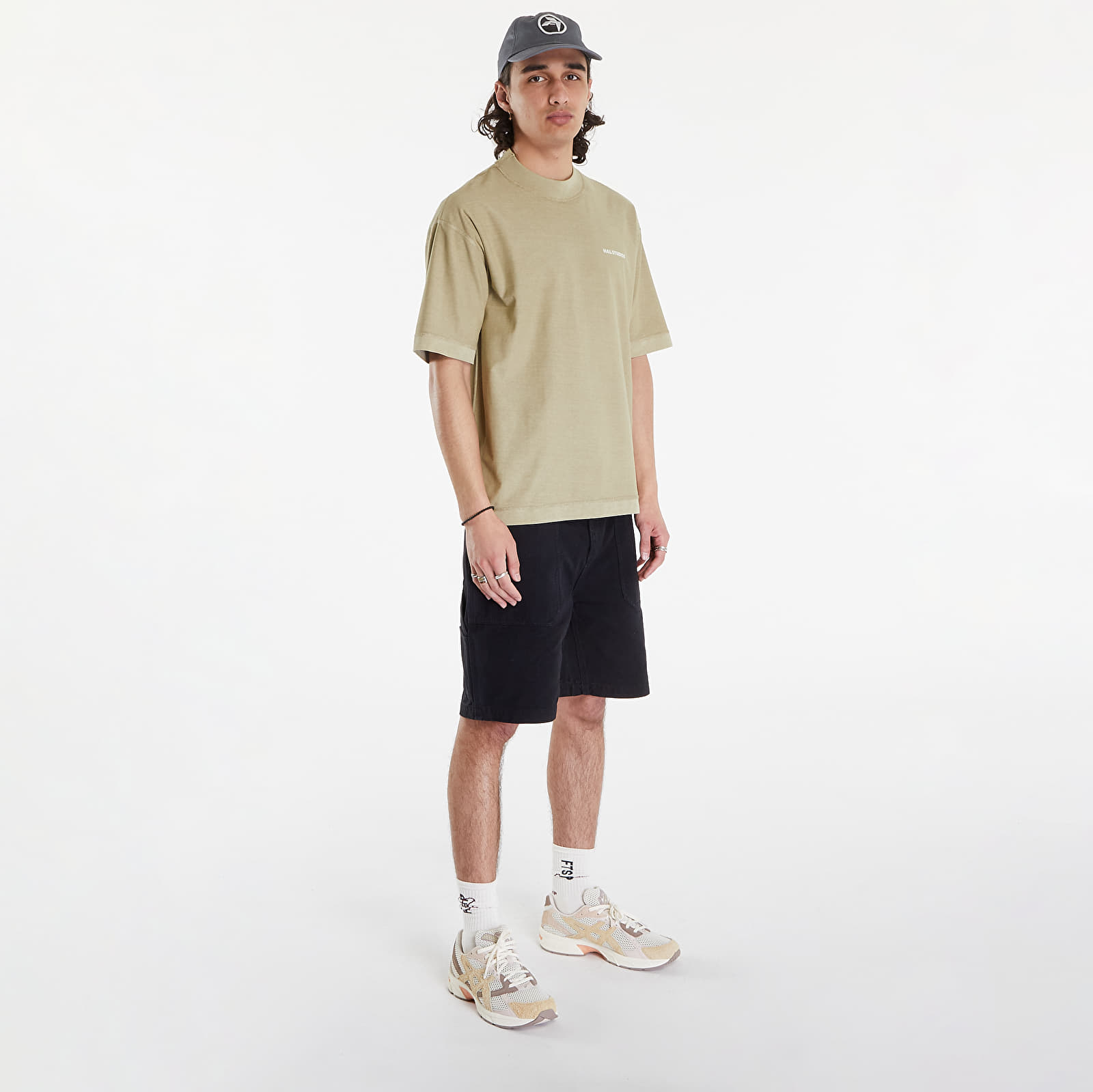 T-paidat HAL STUDIOS® Inside-Out Uniform T-Shirt Elm