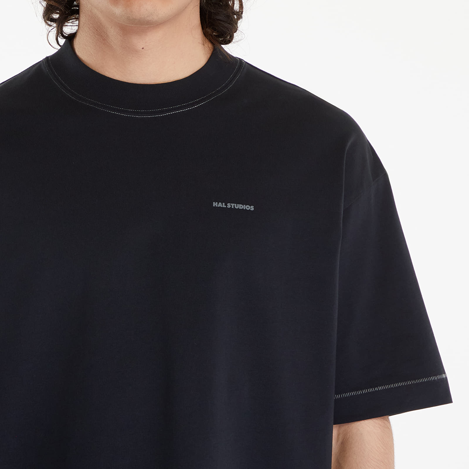 Männer T-Shirts HAL STUDIOS® Micro Logo T-Shirt Black