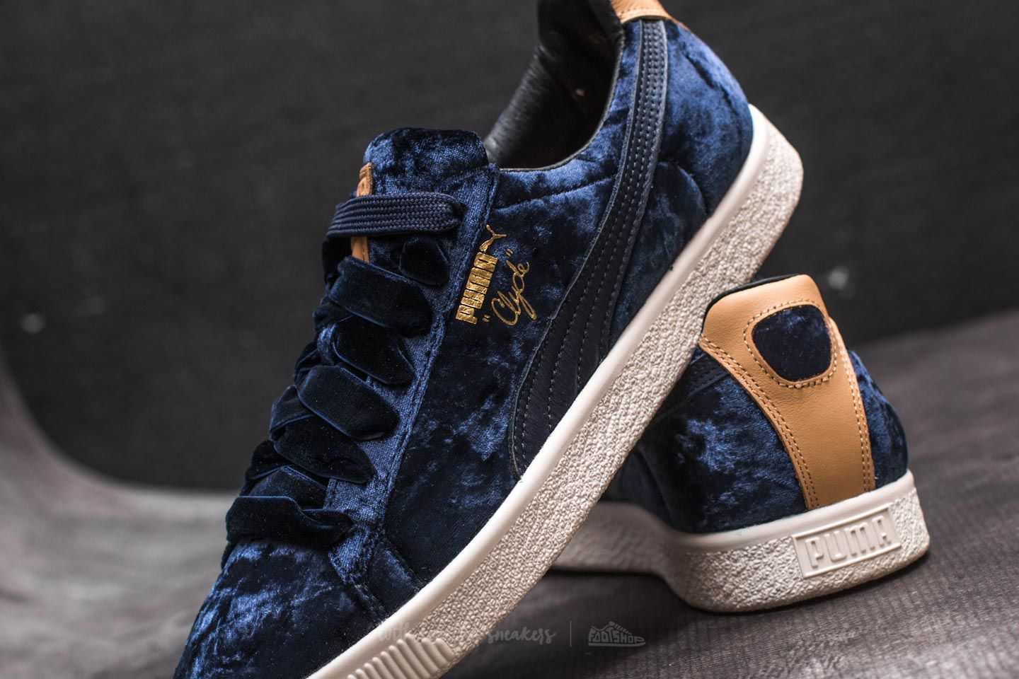 Men s shoes Puma Clyde x Extra Butter Peacoat Peacoat Whispe White Footshop