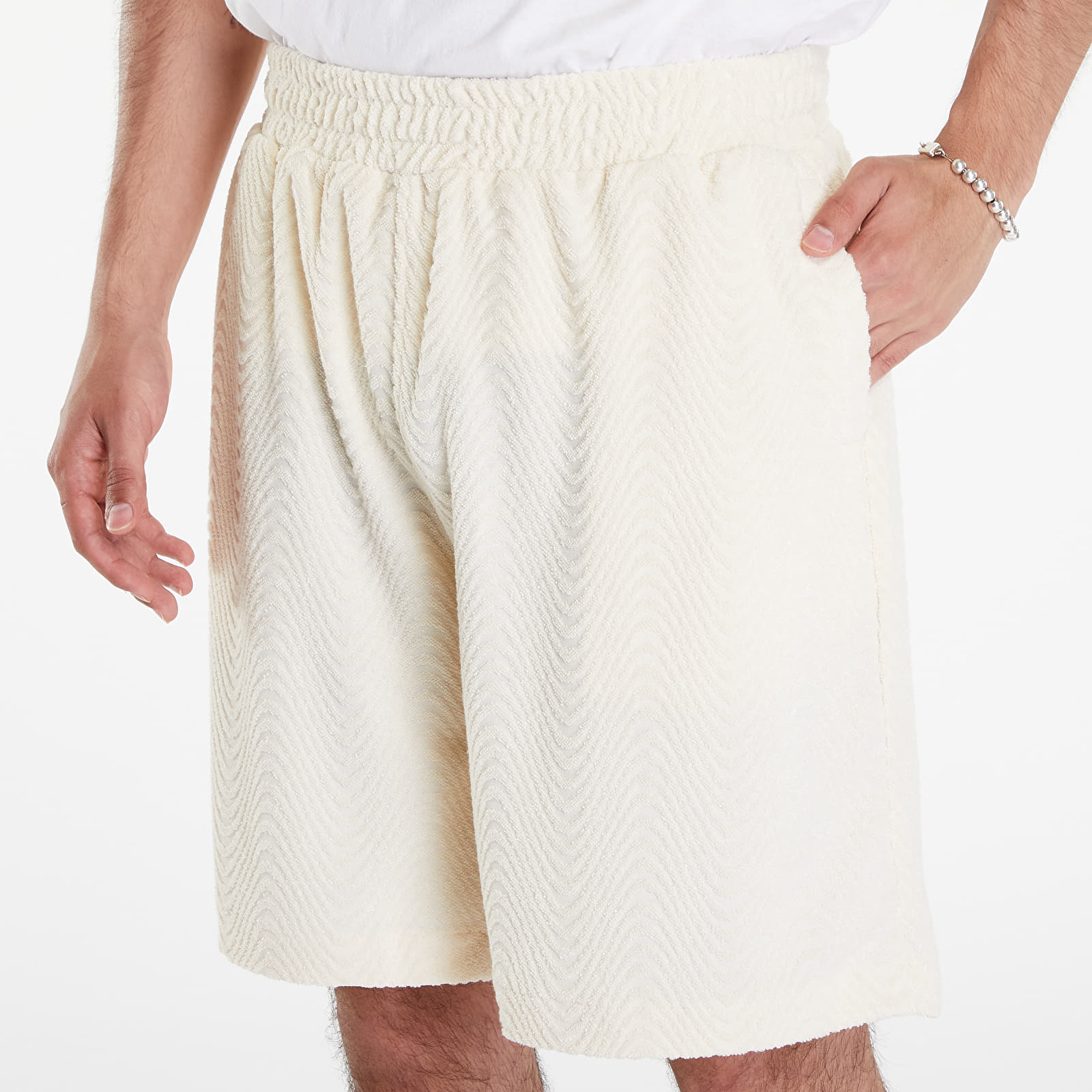 Rövidnadrágok PLEASURES Zen Terry Shorts Off White