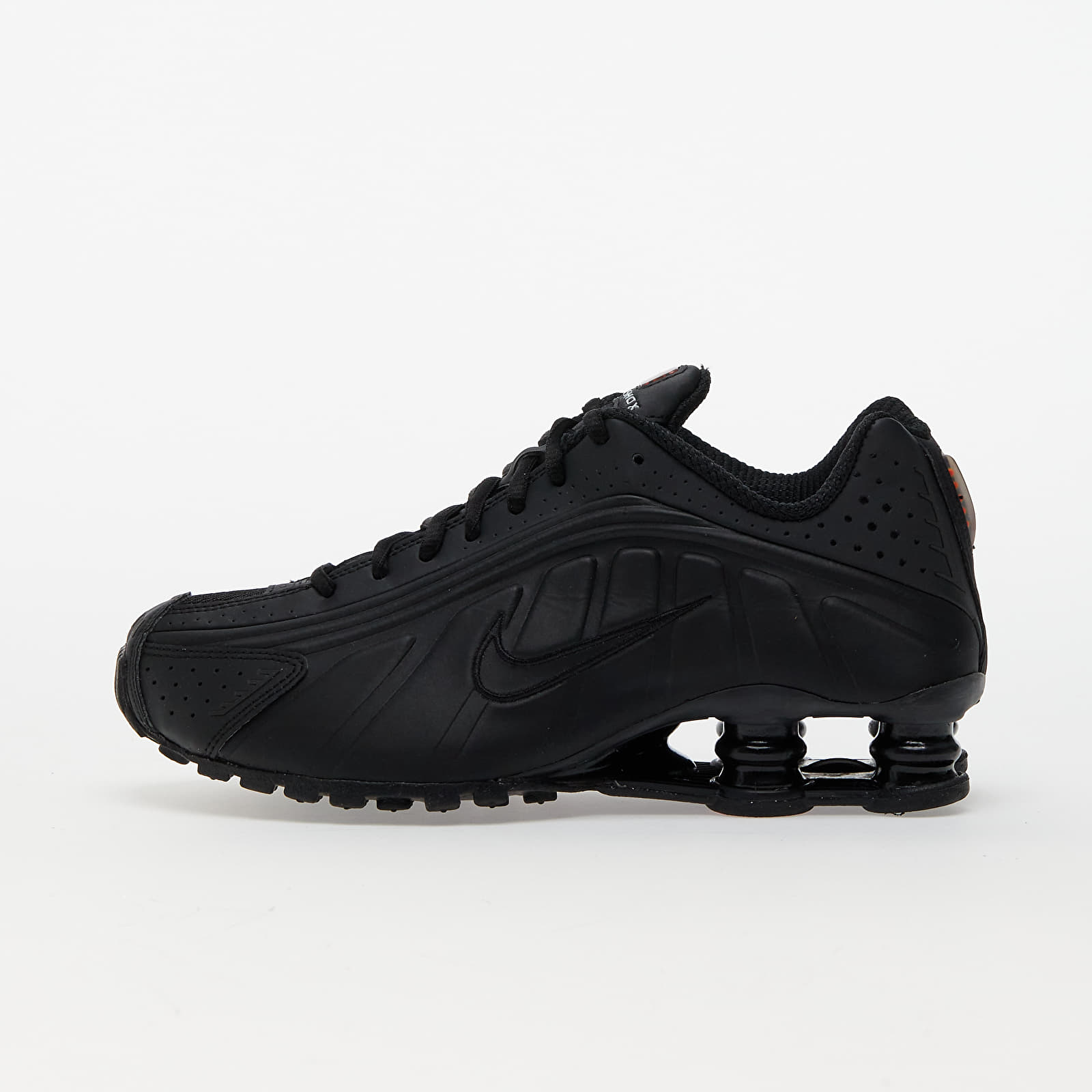 Black nike shoes discount