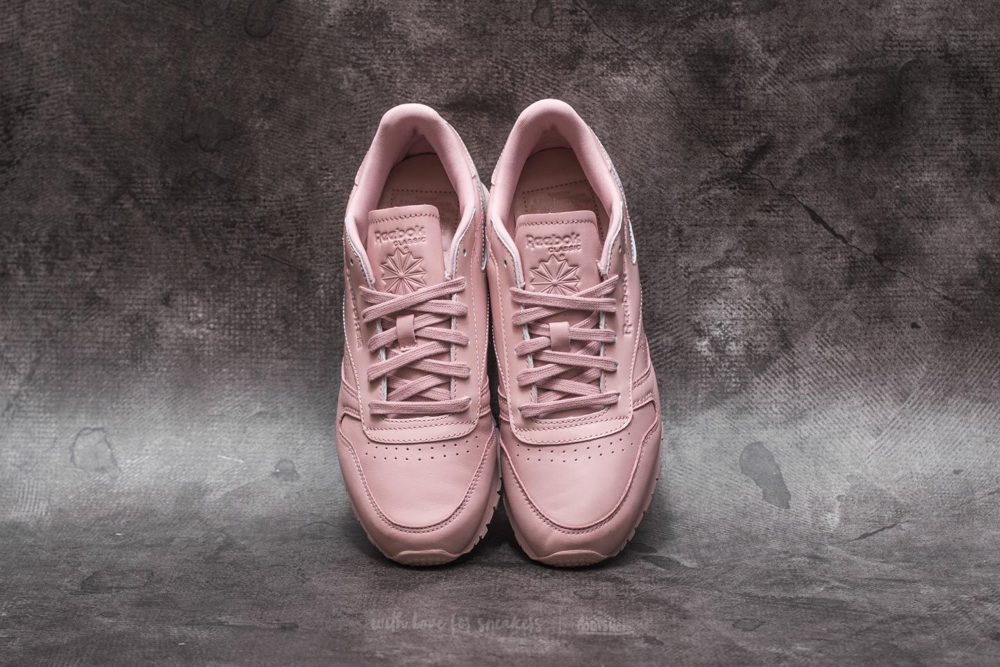 Women s shoes Reebok Classic Leather IL Shell Pink Footshop